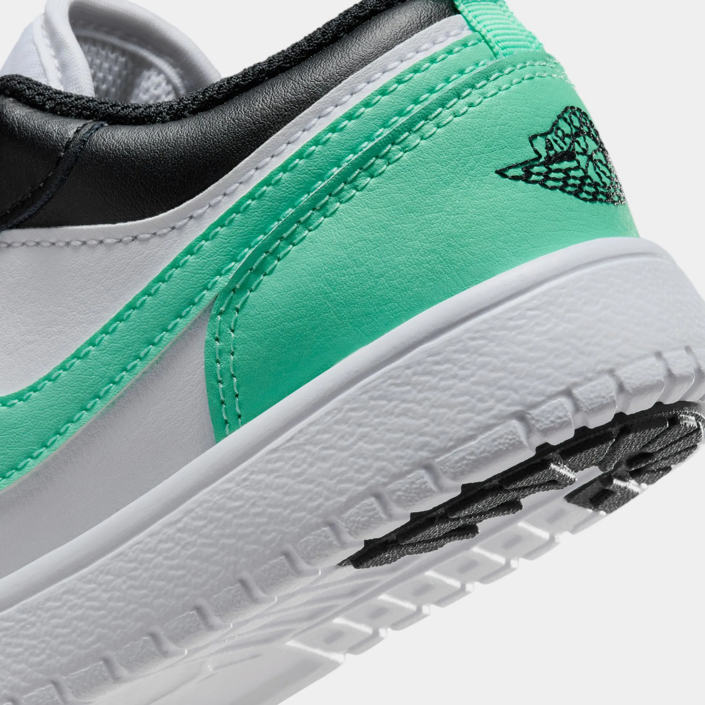 Air Jordan 1 Low Alt Preschool Lifestyle Shoes (White/Green Glow/Black)