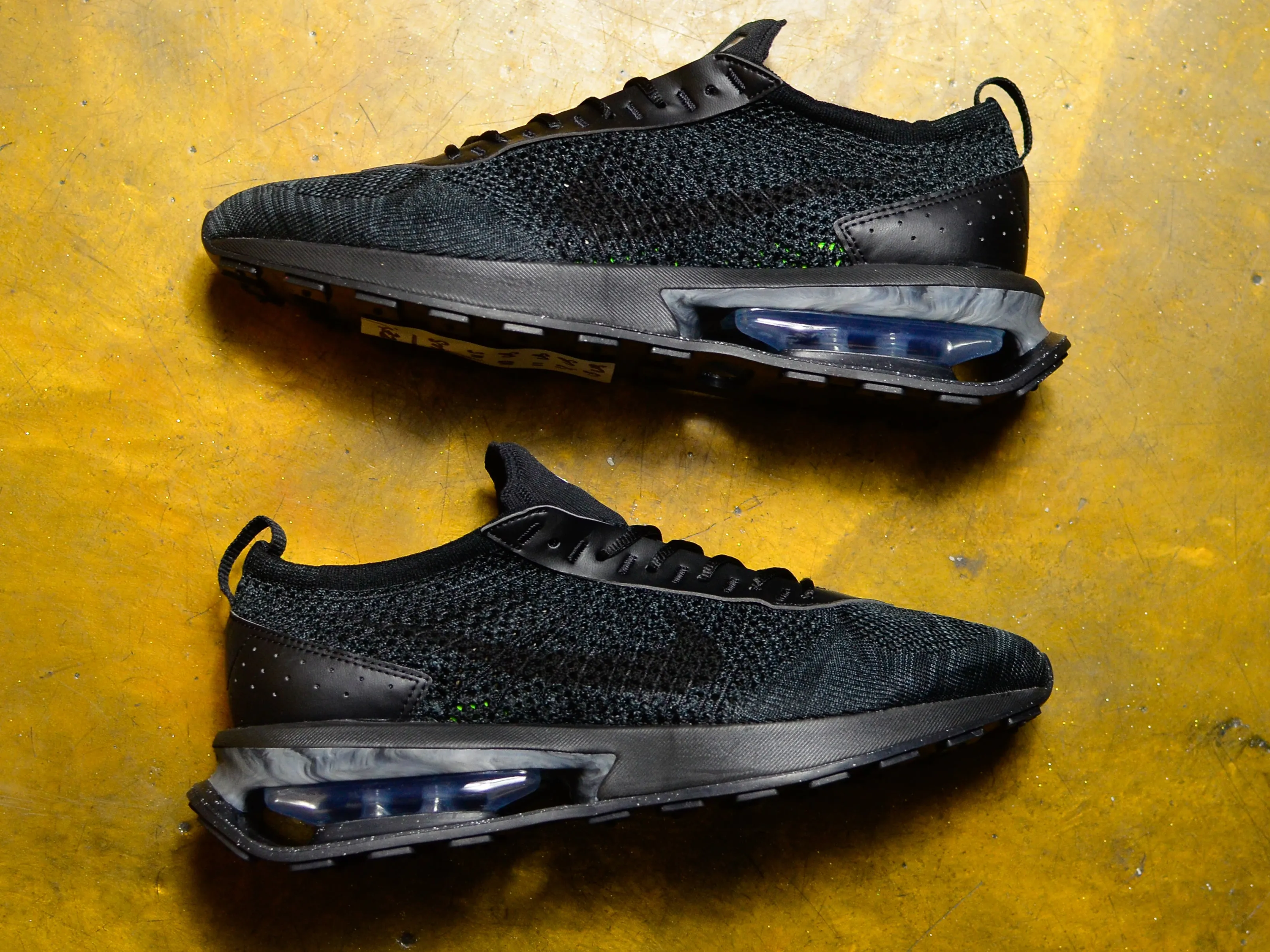 Air Max Flyknit Racer - Black / Black / Anthracite Black