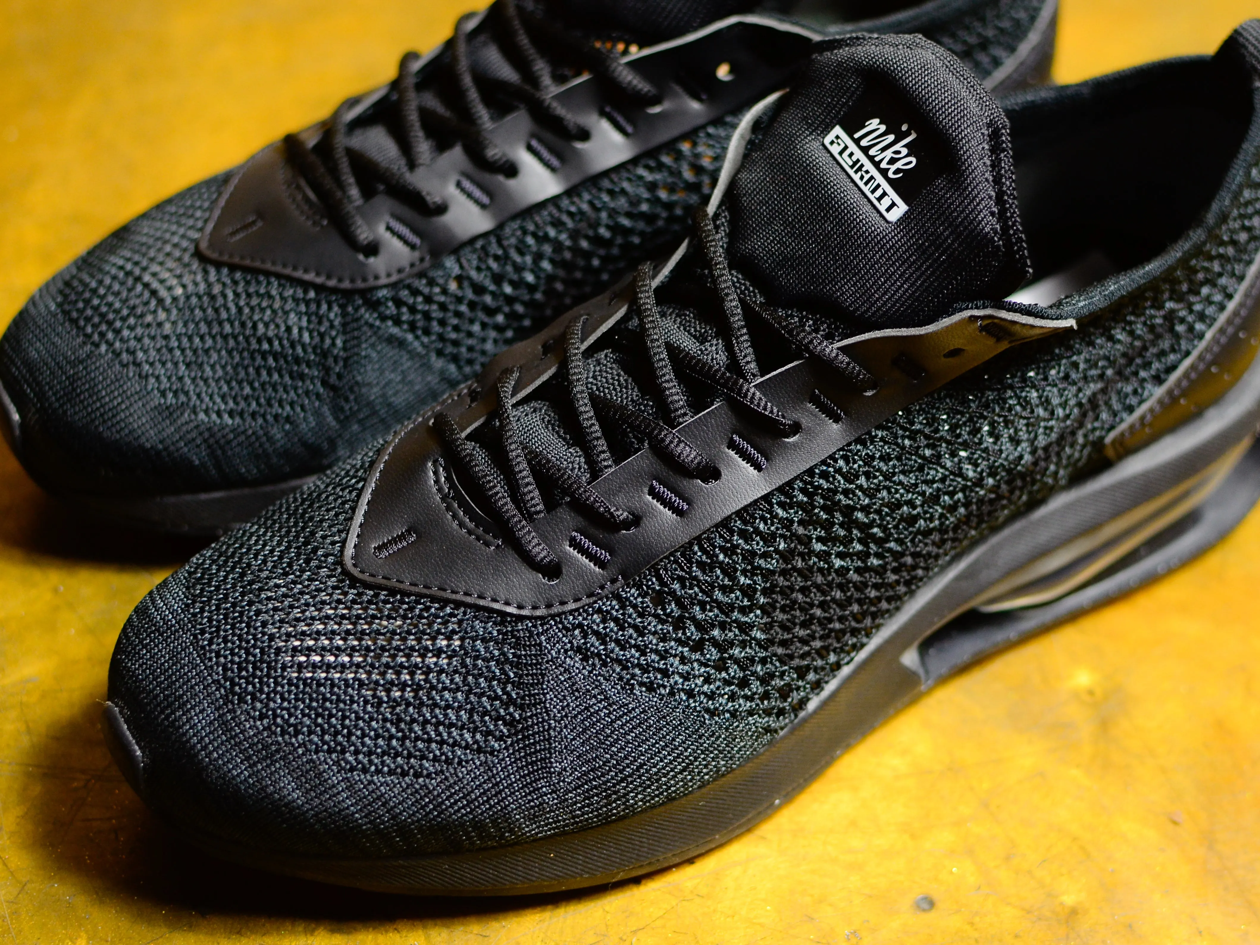 Air Max Flyknit Racer - Black / Black / Anthracite Black