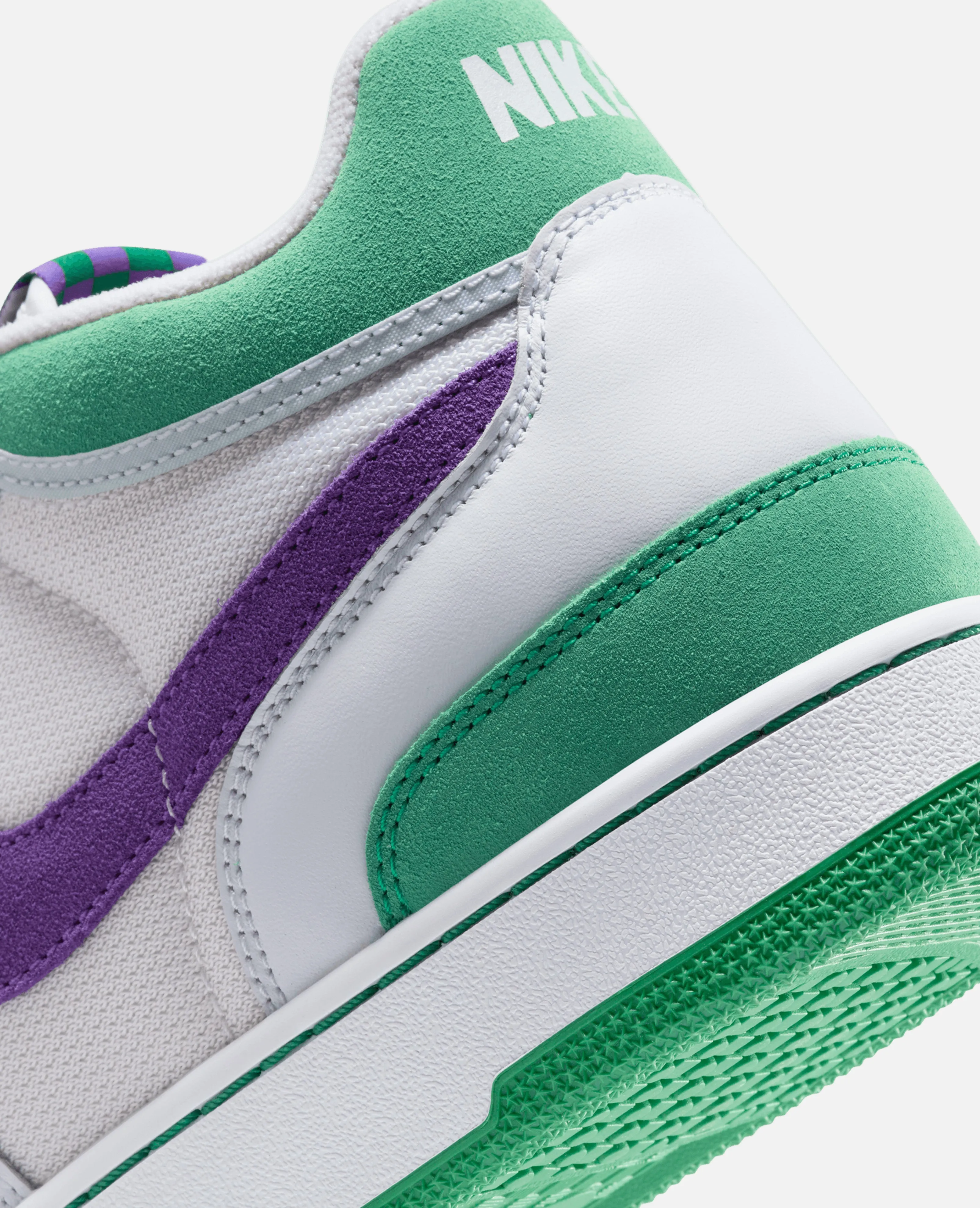 Nike Attack (White/Hyper Grape-Court Green)